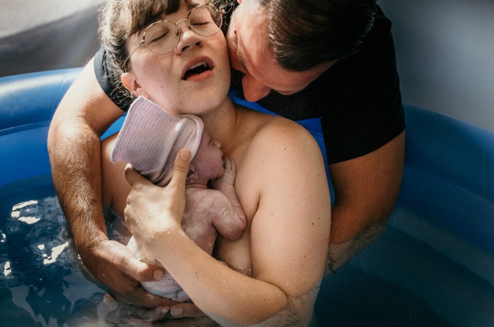 Waarom is een geboortefotograaf een investering? Een eerlijke uitleg